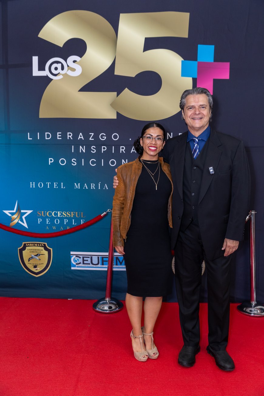 Alfombra Roja - X Edición de “Los 25 Más"